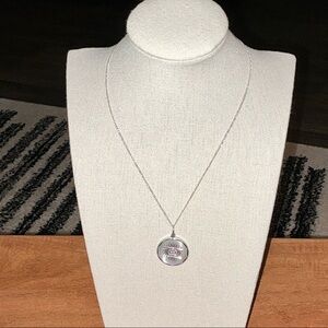 New 💎 Silver Tone Pendant Necklace